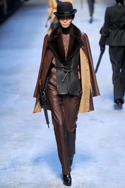 Look 17